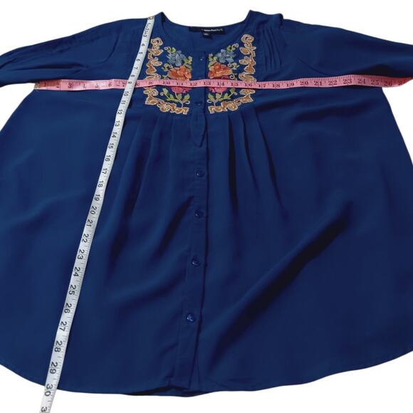 Denim 24/7 Blouse Top Plus 18W/2X Artsy Boho Flowy Embroidered Floral Tucks Blue - Picture 6 of 15